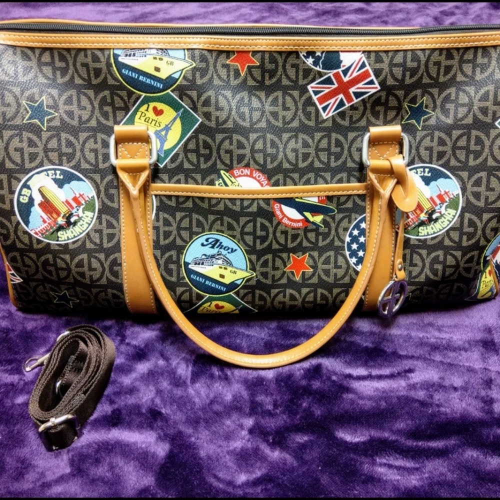 Giani Bernini Postcard Print Weekender